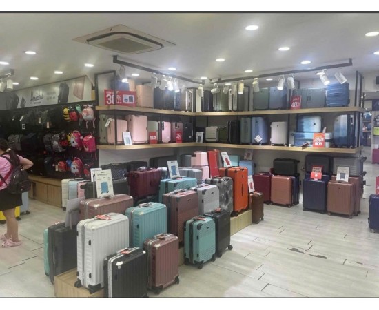 Cho thuê Mặt Bằng : 631 Cách Mạng Tháng 8, Phường 15, Quận 10. Giá thuê: 50 triệu/tháng