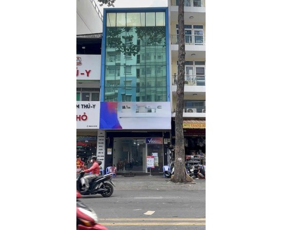 Cho thuê Nhà mặt tiền : 384 Nguyễn Chí Thanh, Quận 10. Giá thuê: 80 triệu/tháng