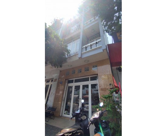 Cho thuê Nhà 2 mặt tiền : 135 Vườn Lài, Quận Tân Phú. Giá thuê: 45 triệu/tháng