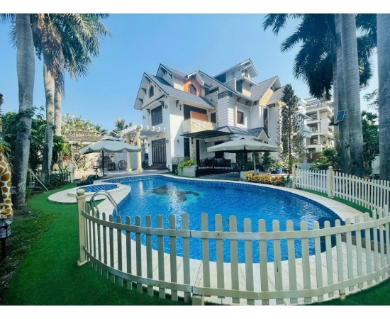 Cho Thuê Biệt Thự : 171 Nguyễn Văn Hưởng, Thủ Đức (Thảo Điền). Giá thuê: 12.000 USD/tháng