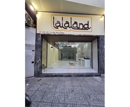 Cho Thuê Nhà MT : 208 - 210 Nguyễn Duy Dương, Phường 5, Quận 10. Giá thuê: 40 triệu/tháng