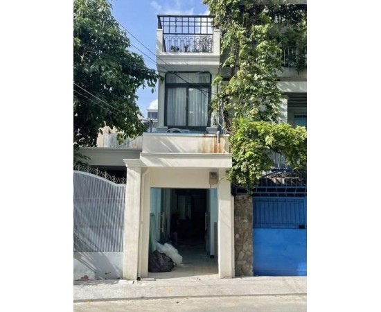Cho thuê Nhà mặt tiền : 100 Nguyễn Cửu Vân, Phường 17, Quận Bình Thạnh. Giá thuê: 15triệu /tháng