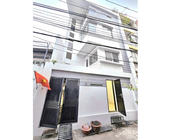 Nhà nguyên căn : 108/44A Trần Quang Diệu, Phường 14, Quận 3. Giá: 18triệu /tháng