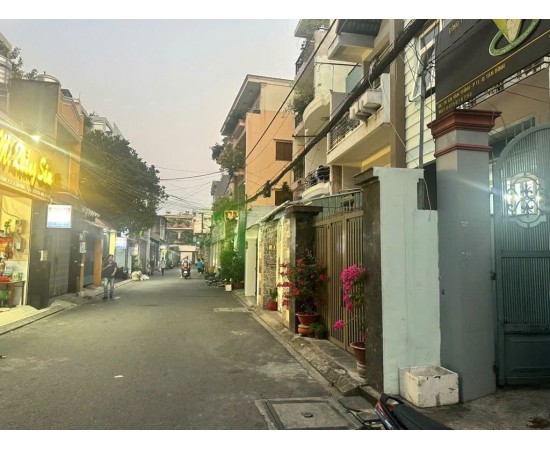 Cho Thuê Mặt Bằng : 19 Ca Văn Thỉnh, Phường 11, Quận Tân Bình. Giá thuê: 15 triệu/tháng 