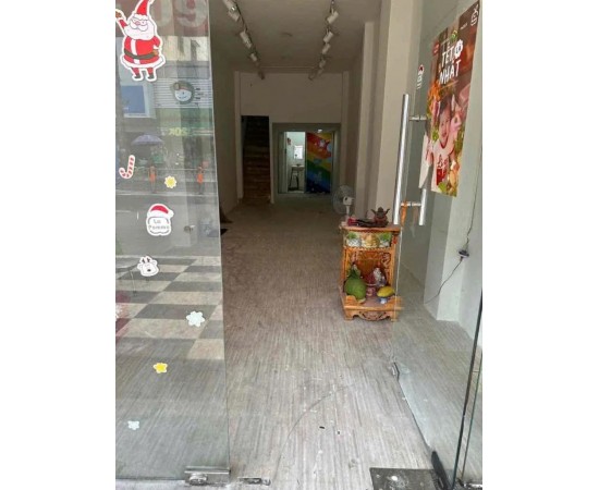 Cho thuê Nhà nguyên căn : 131B Nguyễn Thị Minh Khai, Quận 1. Giá thuê: 35 triệu/tháng
