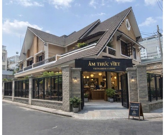 Cho thuê Nhà nguyên căn : 141 Nguyễn Đình Chính, Phường 8, Quận Phú Nhuận. Giá thuê: 8.000 USD/tháng