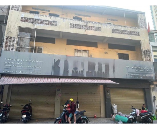 CHO THUÊ NHÀ MẶT TIỀN : 37 Dương Tử Giang, Phường 14, Quận 5. Giá thuê: 40 triệu/tháng