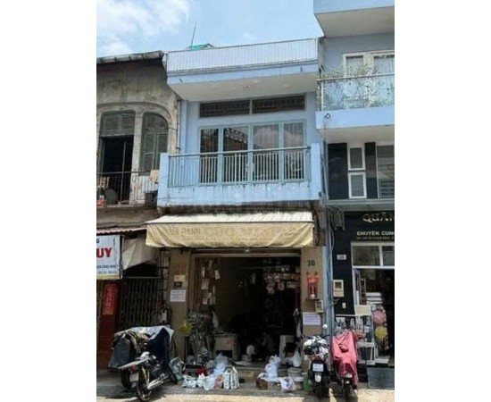 CHO THUÊ NHÀ MẶT TIỀN : 30 Phạm Bân, Phường 13, Quận 5. Giá thuê: 30 triệu/tháng