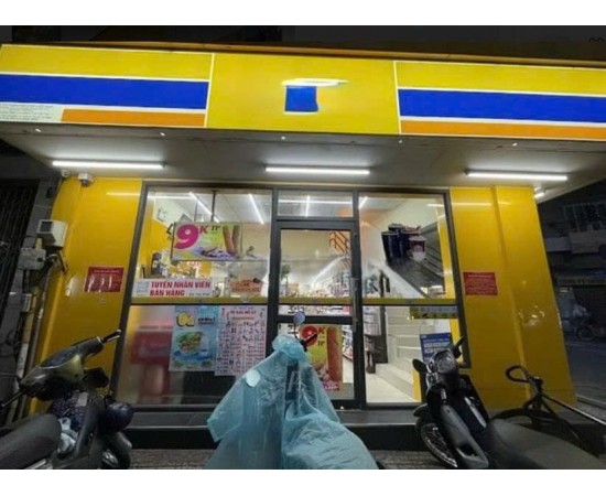 CHO THUÊ NHÀ 2 MẶT TIỀN : 927 Nguyễn Trãi, Phường 14, Quận 5. Giá thuê: 45 triệu/tháng