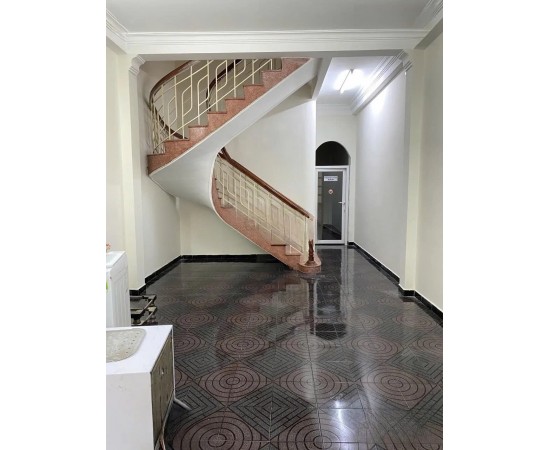 CHO THUÊ NHÀ NGUYÊN CĂN : 451/2 Huỳnh Văn Bánh, Phường 13, Quận Phú Nhuận. Giá thuê: 19 triệu/tháng