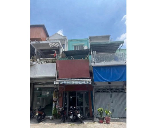 CHO THUÊ NHÀ NGUYÊN CĂN : 196 Nguyễn Tiểu La, Phường 8, Quận 10. Giá thuê: 20 triệu/tháng
