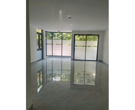 CHO THUÊ TÒA NHÀ MẶT TIỀN  : 34 Bà Huyện Thanh Quan, Quận 3. Giá thuê: 160 triệu/tháng