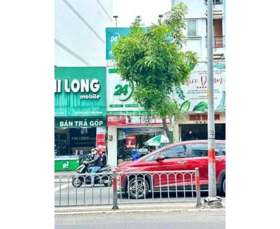 CHO THUÊ NHÀ MẶT TIỀN : 652 Đường 3/2, Phường 14, Quận 10. Giá thuê: 40 triệu/tháng
