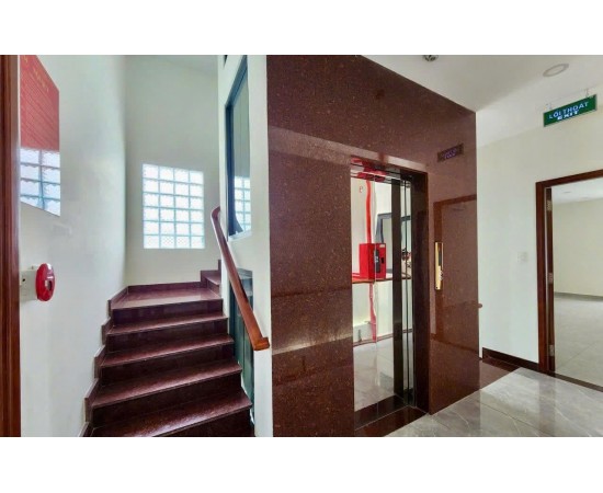 CHO THUÊ TÒA NHÀ : 189 Nguyễn Xí, Phường 26, Quận Bình Thạnh. Giá thuê: 120 triệu/tháng