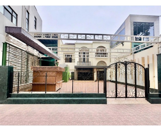 CHO THUÊ MẶT BẰNG KHỦNG : 202 PASTEUR, QUẬN 3. GIÁ THUÊ : 350 TRIỆU/THÁNG