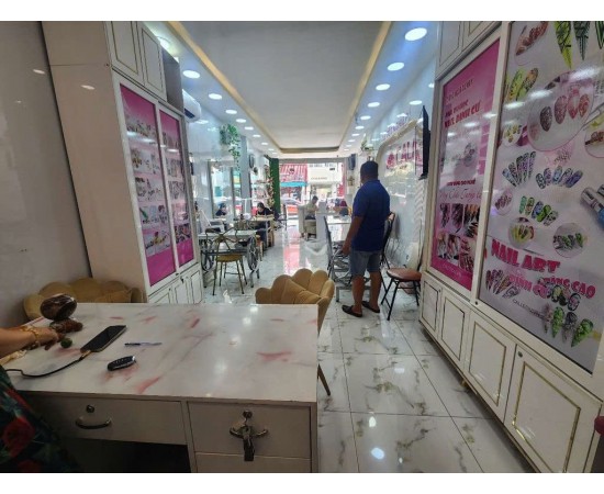 CHO THUÊ NHÀ MẶT TIỀN : 167 Võ Văn Tần, Phường 5, Quận 3. Giá thuê: 70 triệu/tháng