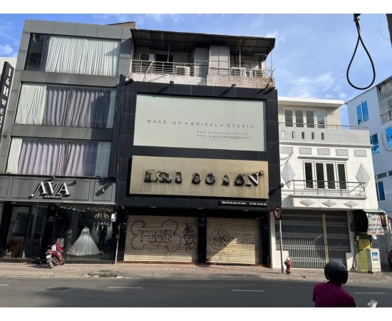 CHO THUÊ NHÀ MẶT TIỀN : 80 Hồ Văn Huê, Phường 9, Quận Phú Nhuận. Giá thuê: 50 triệu/tháng