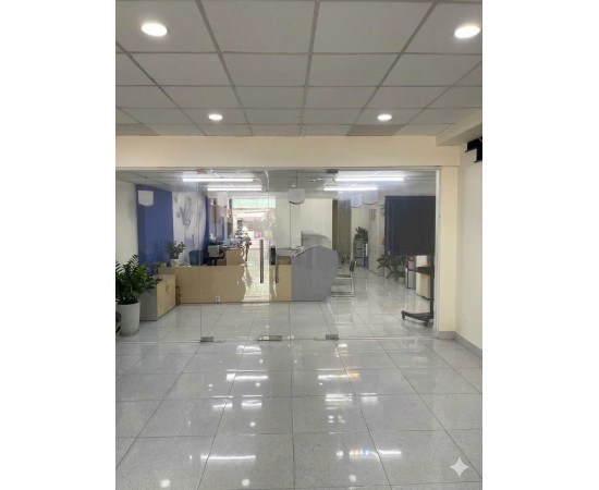 CHO THUÊ NHÀ MẶT TIỀN :  406 CÁCH MẠNG THÁNG 8, PHƯỜNG 11, QUẬN 3 . GIÁ THUÊ : 70 TRIỆU/THÁNG