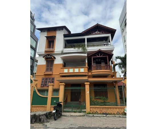 Cho Thuê Nhà MT : 21S–21T Nguyễn Văn Trỗi, Quận Phú Nhuận. Giá thuê: 8.500 USD/tháng.