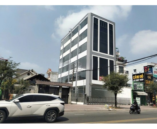 Cho Thuê Tòa Nhà 2MT : 252A Man Thiện, Thủ Đức. Giá thuê: 300 triệu/tháng.