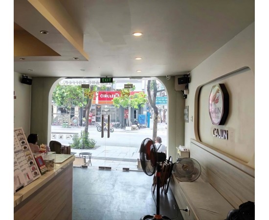 Cho thuê Nhà mặt tiền : 210A Nguyễn Khắc Nhu, Quận 1. Giá thuê : 70 triệu/tháng.