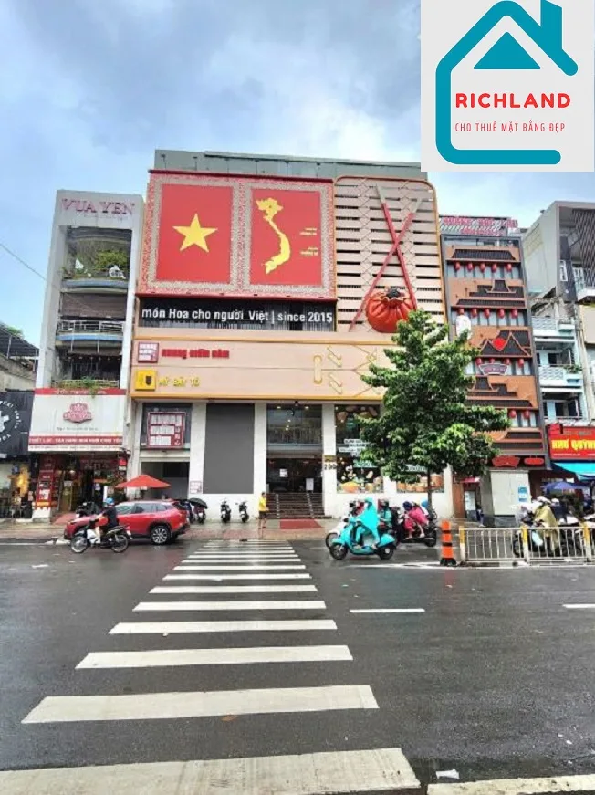 Cho Thuê Toà Nhà Mặt Tiền: 200 Nguyễn Tri Phương, Phường 04, Quận 10, TPHCM- Giá: 900 triệu / tháng