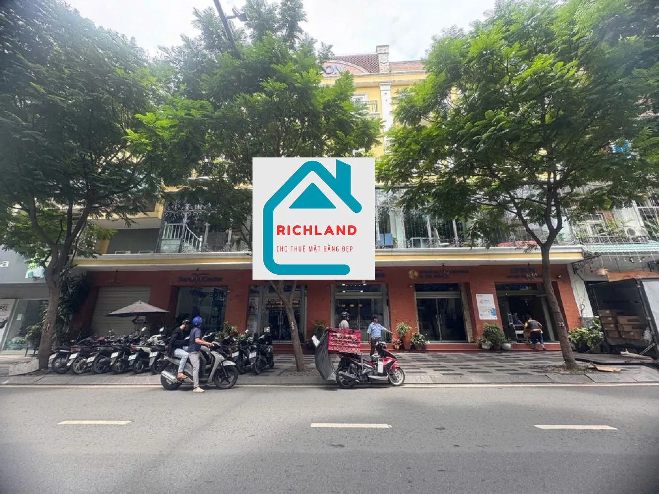 Cho thuê nhà  63-65-67-69-71 Trương Định, P.Bến Thành, Quận 1. - Giá cho thuê: 35.000$