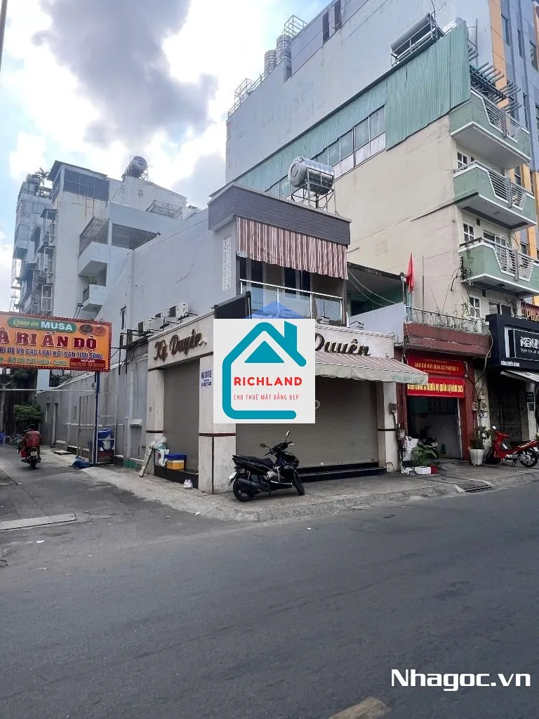 Cho thuê nhà Góc 2 mặt tiền: 200 Sư Vạn Hạnh, P.9, Quận 5. Giá 4.00$