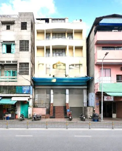 CHO THUÊ TÒA NHÀ : 230–232 Phùng Hưng, Quận 5. Giá thuê: 100 triệu/tháng