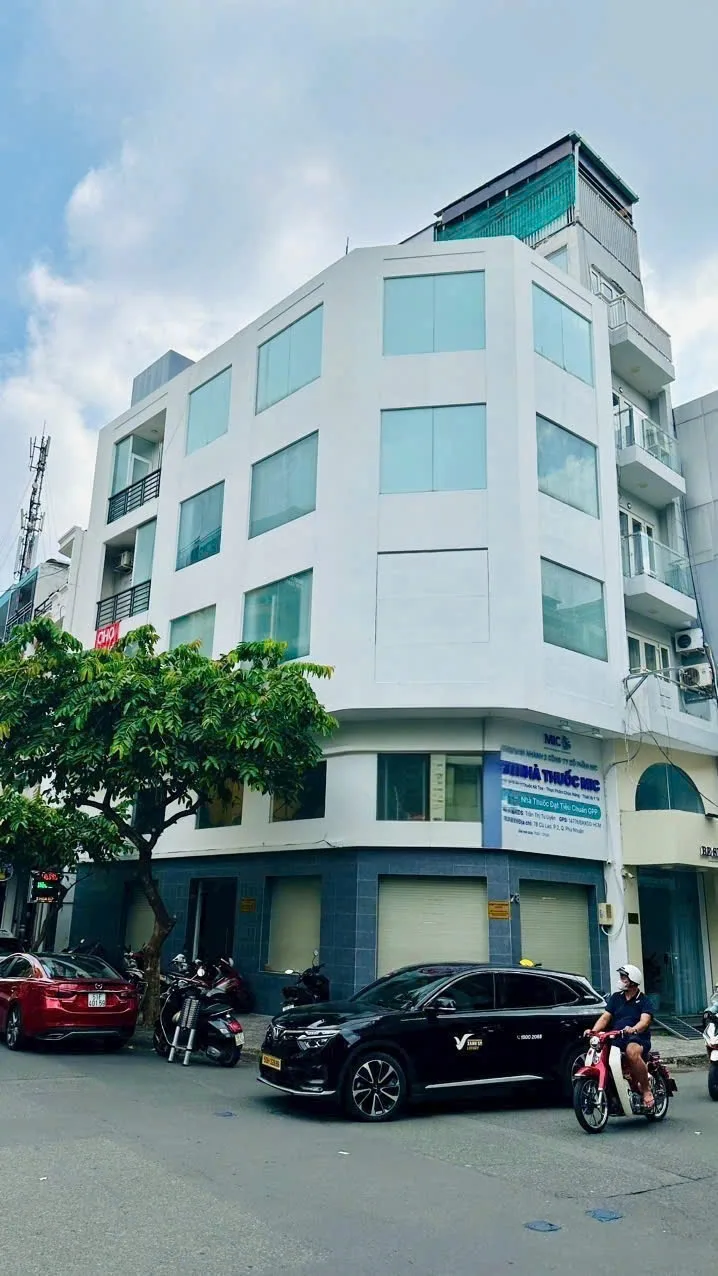 Cho Thuê Góc 2MT : 78 Cù Lao, Phường 2, Quận Phú Nhuận. Giá thuê: 80 triệu/tháng.
