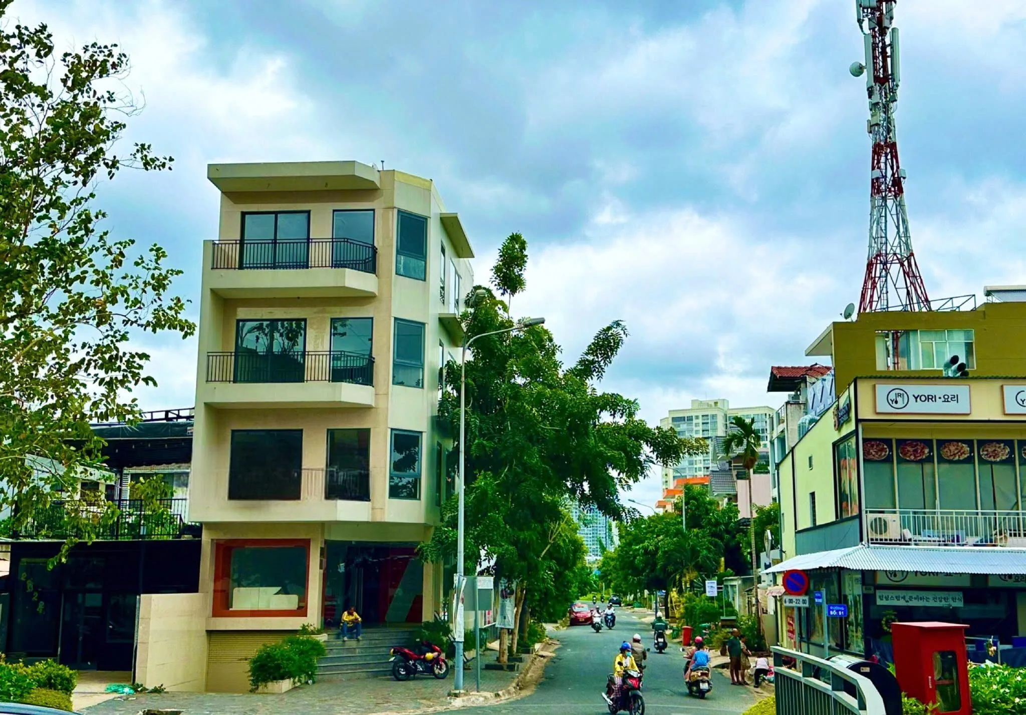CHO THUÊ NHÀ 2 MT : 70 Đường Số 51, Phường An Phú, Thủ Đức. Giá thuê: 55 triệu/tháng.