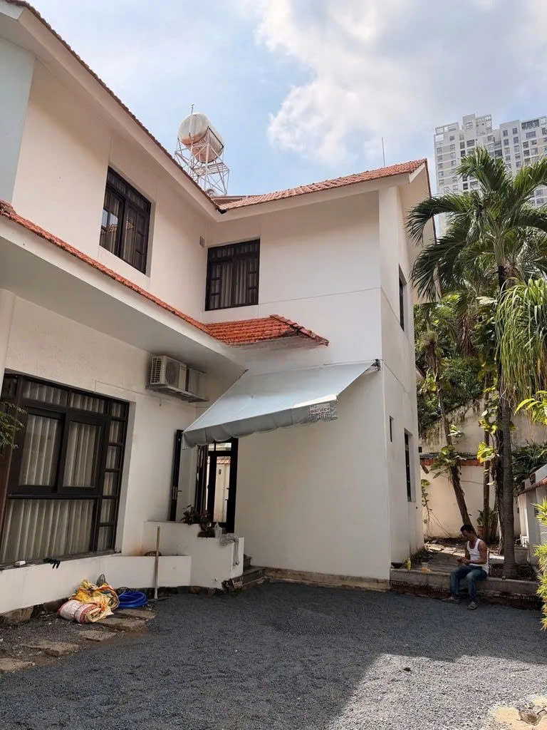 CHO THUÊ BIỆT THỰ : 14C/15 Võ Trường Toản, Thảo Điền, Thủ Đức . Giá thuê : 90 triệu/tháng.