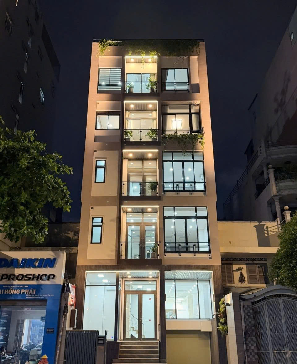 CHO THUÊ MẶT BẰNG : 135 Đào Duy Anh, Quận Phú Nhuận. Giá thuê: 78 triệu/tháng