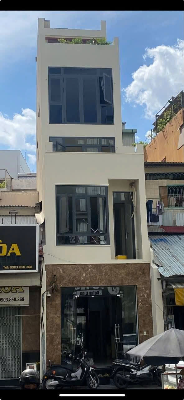 CHO THUÊ NHÀ : 24 Cô Giang, Phường Cô Giang, Quận 1. Giá thuê: 110 triệu/tháng