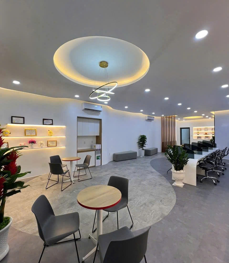CHO THUÊ NHÀ MẶT TIỀN : 439 Cộng Hòa, Phường 15, Quận Tân Bình. Giá thuê : 150 triệu/tháng