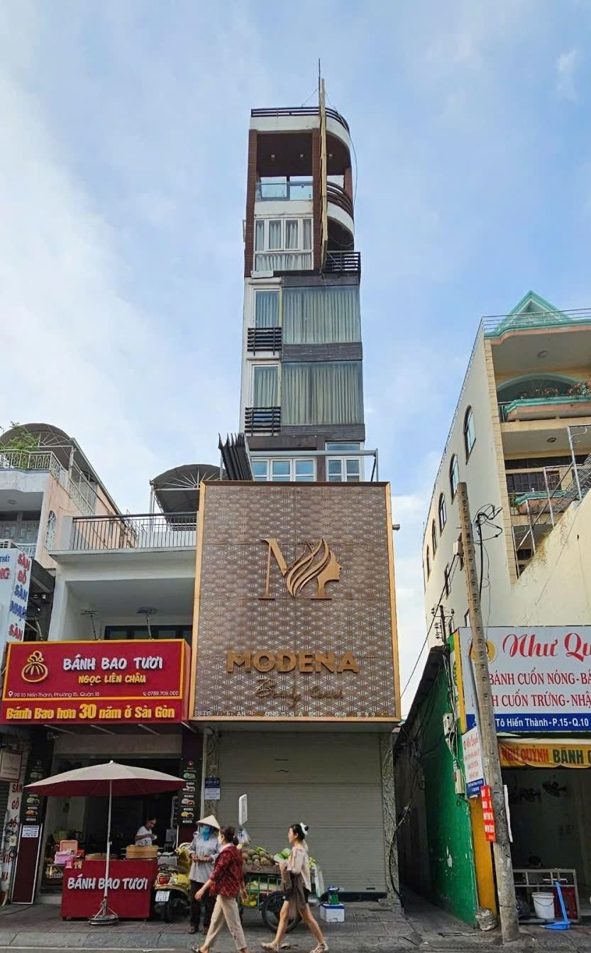 CHO THUÊ NHÀ MẶT TIỀN : 88 Tô Hiến Thành, Phường 15, Quận 10. Giá thuê : 75 triệu/tháng