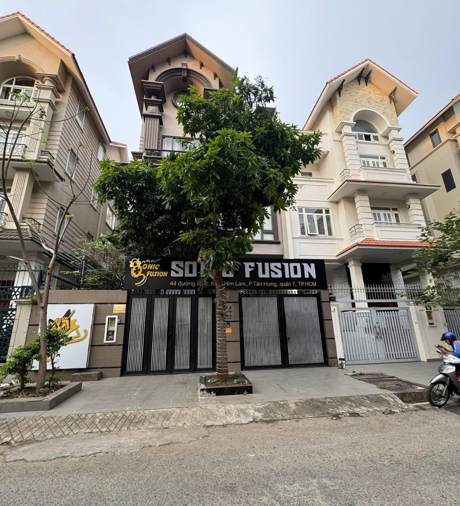 Cho Thuê Nhà : 44 Đường 8, Phường Tân Hưng, Quận 7. Giá thuê : 90 triệu/tháng