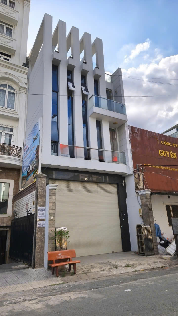 Cho Thuê Nhà : 104A Nguyễn Văn Tố, Quận Tân Phú. Giá thuê : 50 triệu/tháng