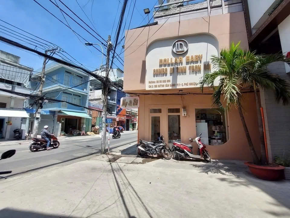 CHO THUÊ NHÀ 2 MẶT TIỀN : 188 Huỳnh Văn Bánh, Phường 12, Quận Phú Nhuận. Giá thuê : 58 triệu/tháng.