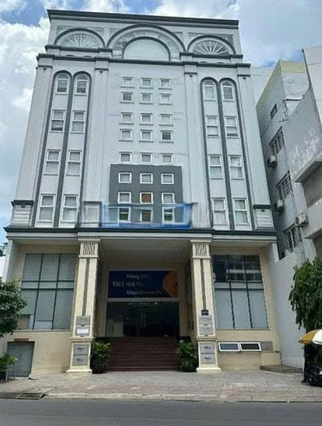 CHO THUÊ TÒA NHÀ 3 MẶT TIỀN : 52 Út Tịch, Phường 4, Quận Tân Bình. Giá thuê : 600 triệu/tháng.