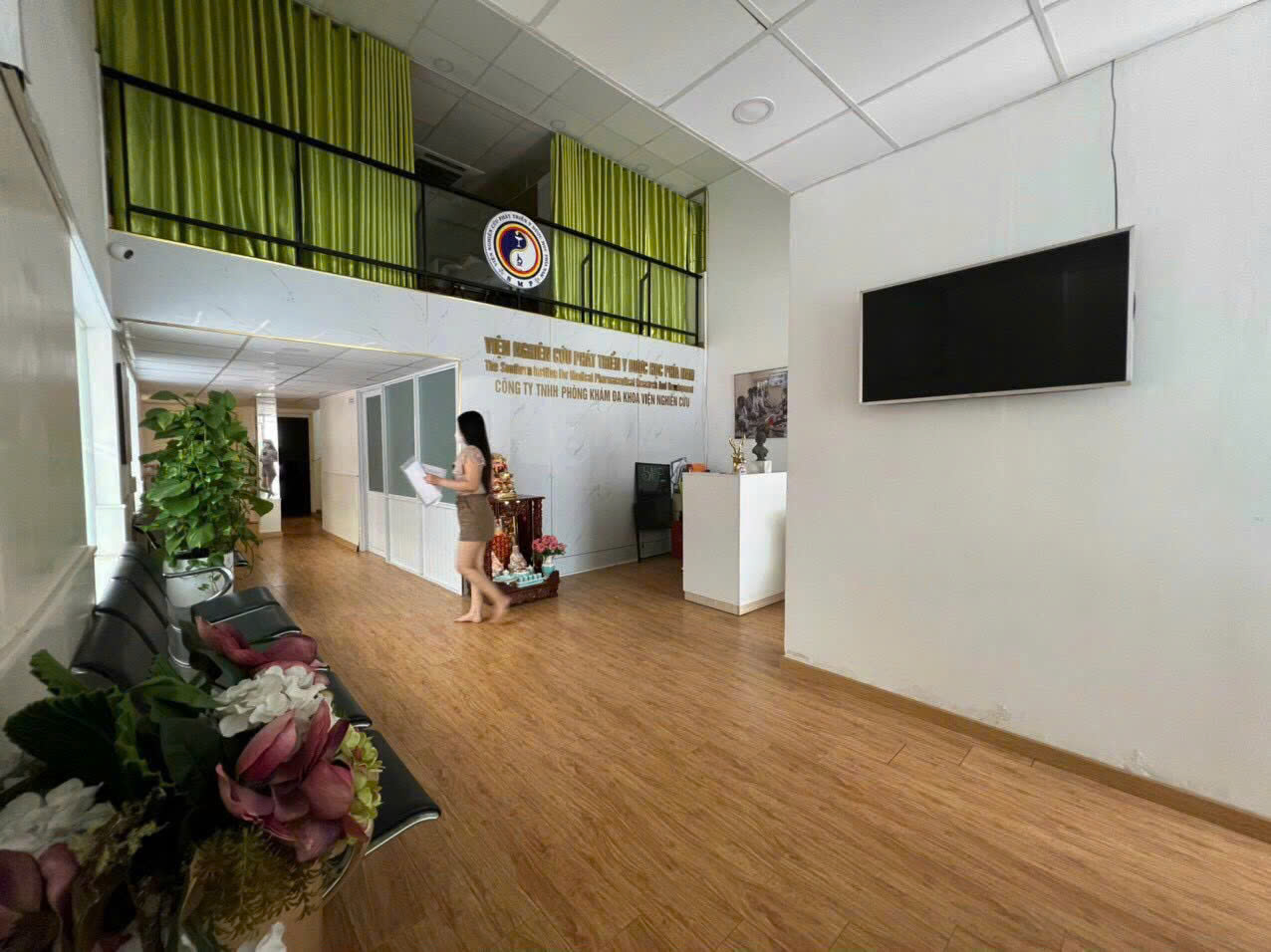 CHO THUÊ NHÀ 2 MẶT TIỀN : 14A Đặng Văn Ngữ, Quận Phú Nhuận. Giá thuê : 60 triệu/tháng