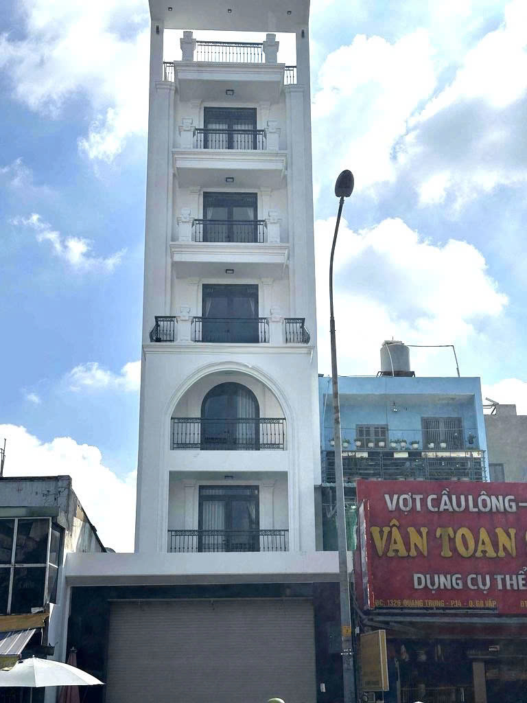 CHO THUÊ TÒA NHÀ : 1328 Quang Trung, Phường 14, Quận Gò Vấp. Giá thuê : 70 triệu/tháng