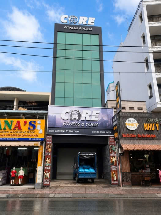 CHO THUÊ NHÀ MẶT TIỀN : 239 Lê Quang Định, Phường 7, Quận Bình Thạnh. Giá thuê : 85 triệu/tháng