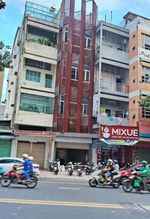 CHO THUÊ NHÀ MẶT TIỀN : 291 An Dương Vương, Phường 3, Quận 5. Giá thuê : 100 triệu/tháng