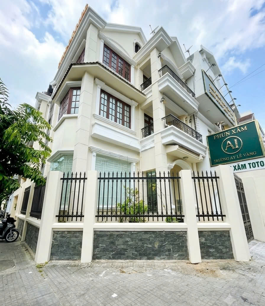 CHO THUÊ NHÀ MẶT TIỀN : 145 Hoa Lan, Phường 2, Quận Phú Nhuận. Giá thuê : 150 triệu/tháng