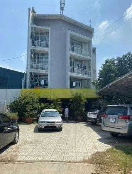 CHO THUÊ NHÀ : 305 Võ Trần Chí, Quận Bình Tân. Giá thuê : 100 triệu/tháng