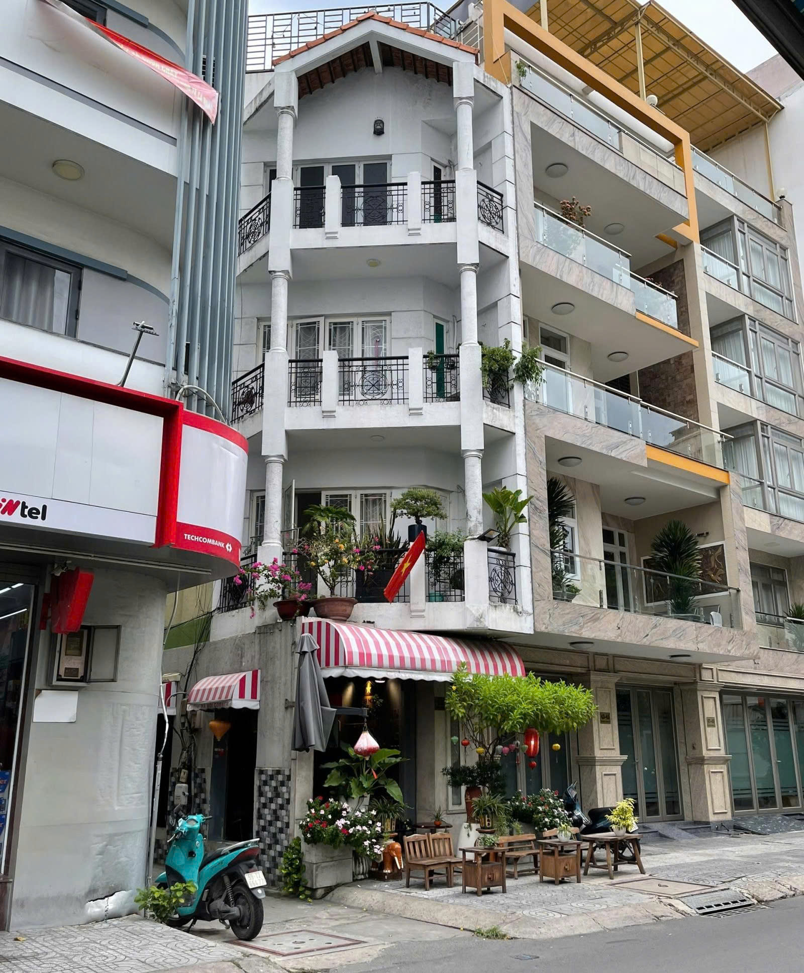 CHO THUÊ NHÀ 2 MẶT TIỀN : 41 Hồ Hảo Hớn, Phường Cầu Ông Lãnh, Quận 1. Giá thuê : 52 triệu/tháng