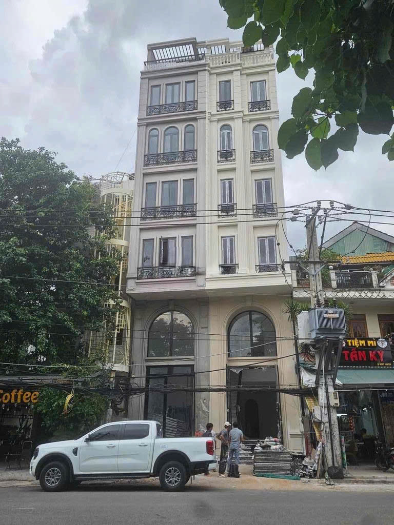 CHO THUÊ NHÀ : 26D Thanh Đa, Phường 27, Quận Bình Thạnh. Giá thuê : 80 triệu/tháng.