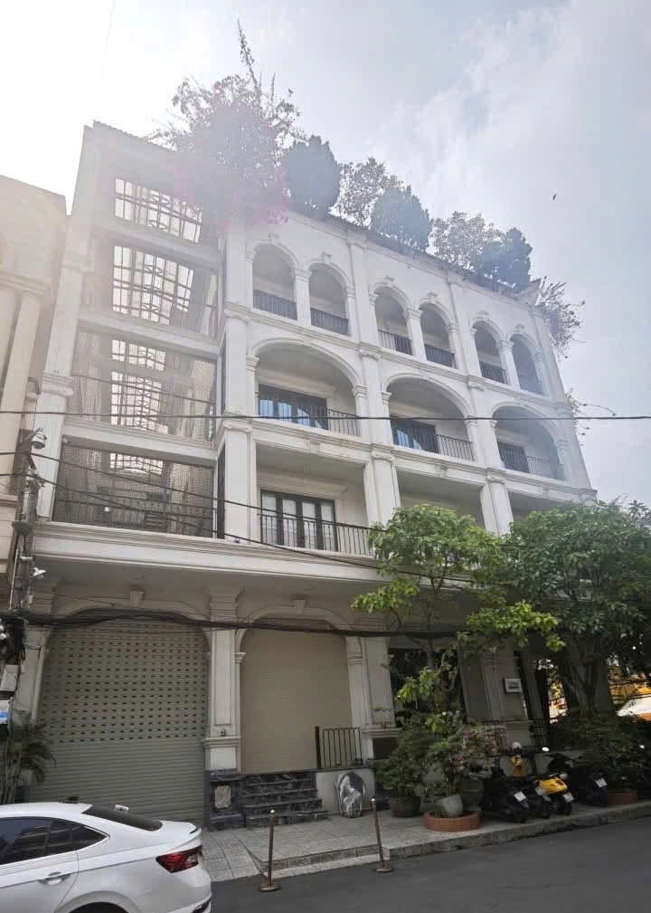 CHO THUÊ TÒA NHÀ : 36/2 NGUYỄN GIA TRÍ, QUẬN BÌNH THẠNH. GIÁ THUÊ : 240 TRIỆU/THÁNG