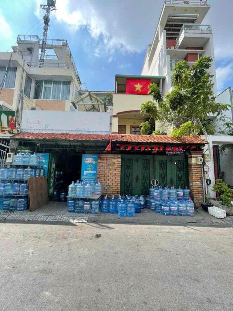 CHO THUÊ NHÀ : 002 Bạch Mã, Phường 15, Quận 10. Giá thuê : 68 triệu/tháng.